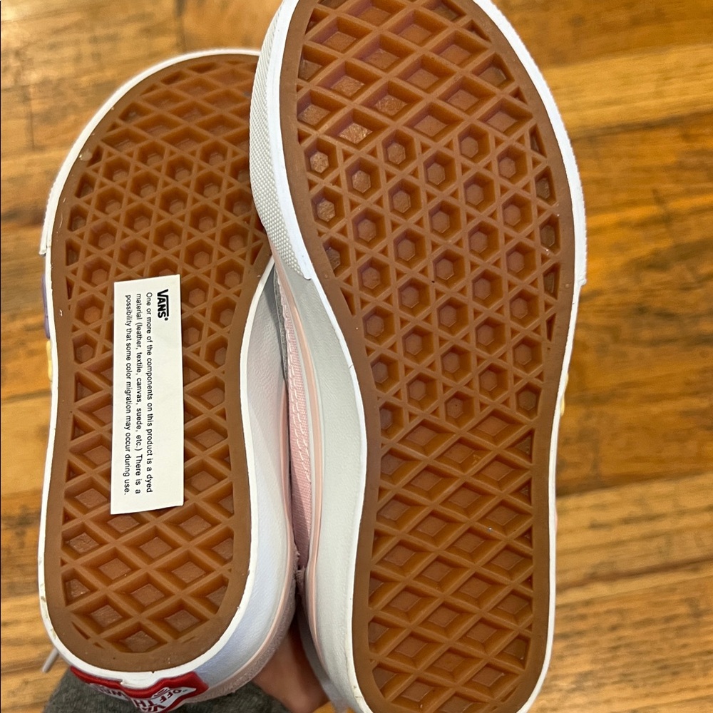 Flower detailed pink girls vans - Picture 3 of 3